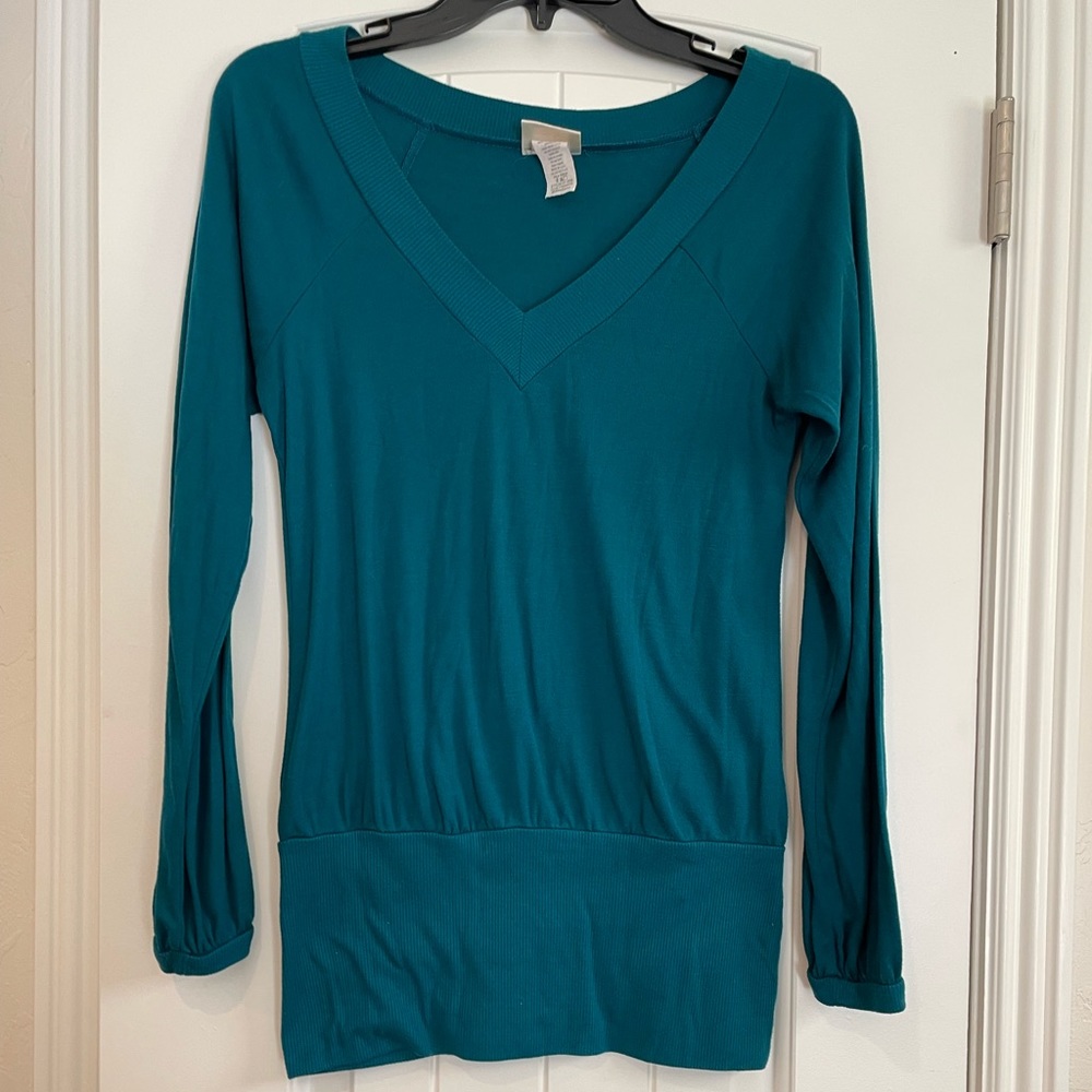 Light weight, long sleeve, v neck, teal sweater, size M
